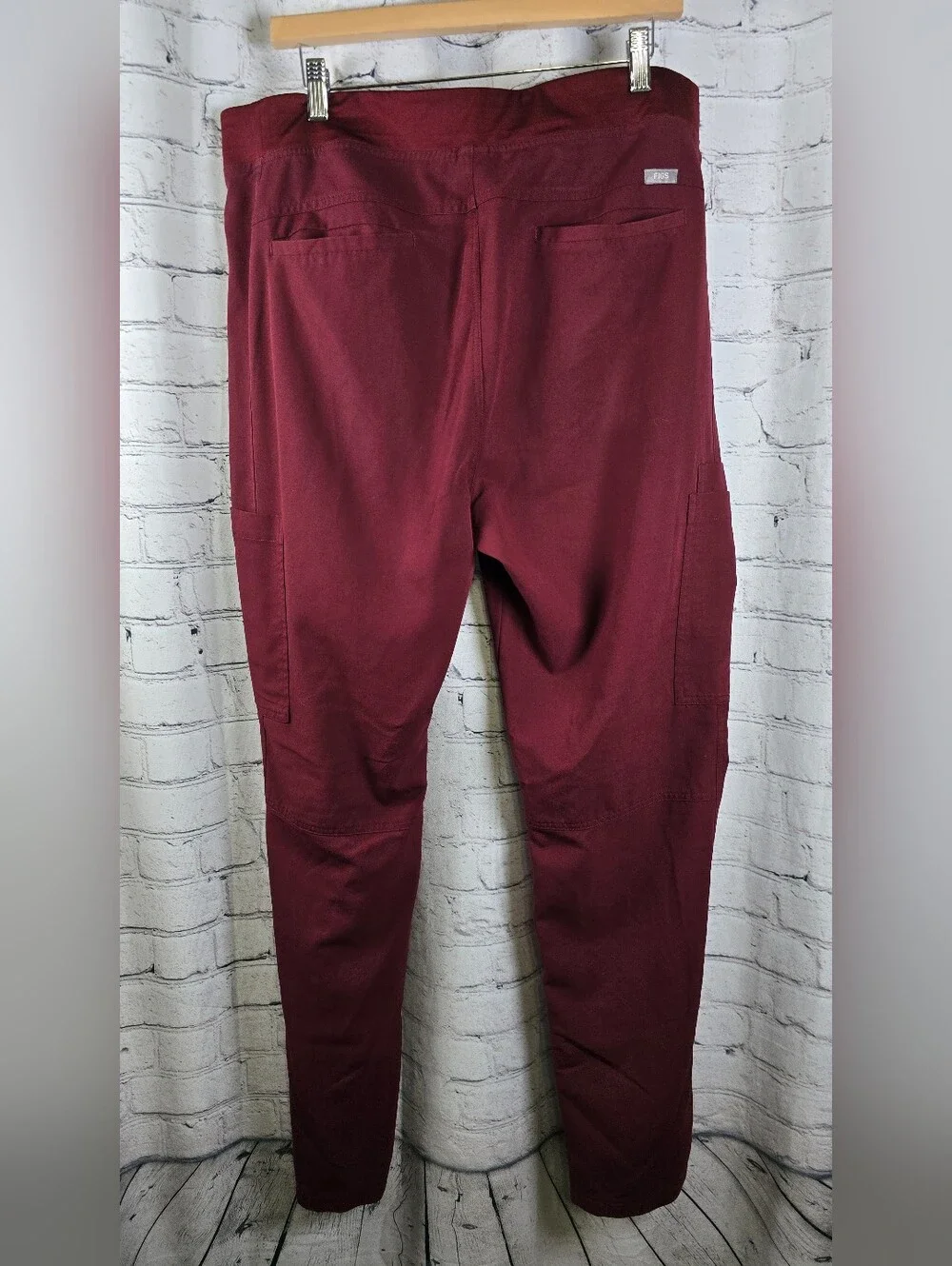 Figs Maroon Technical Collection Scrub Pants Size Large